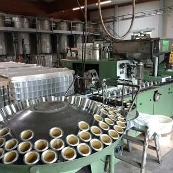 Производственный процесс по изготовению натуральных красок и масел Gnature в Германии